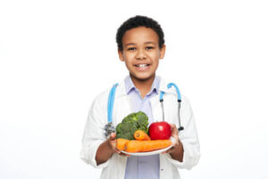 طفلك سينمو بصحة جيدة على يد دكتور تغذية أطفال في جدة